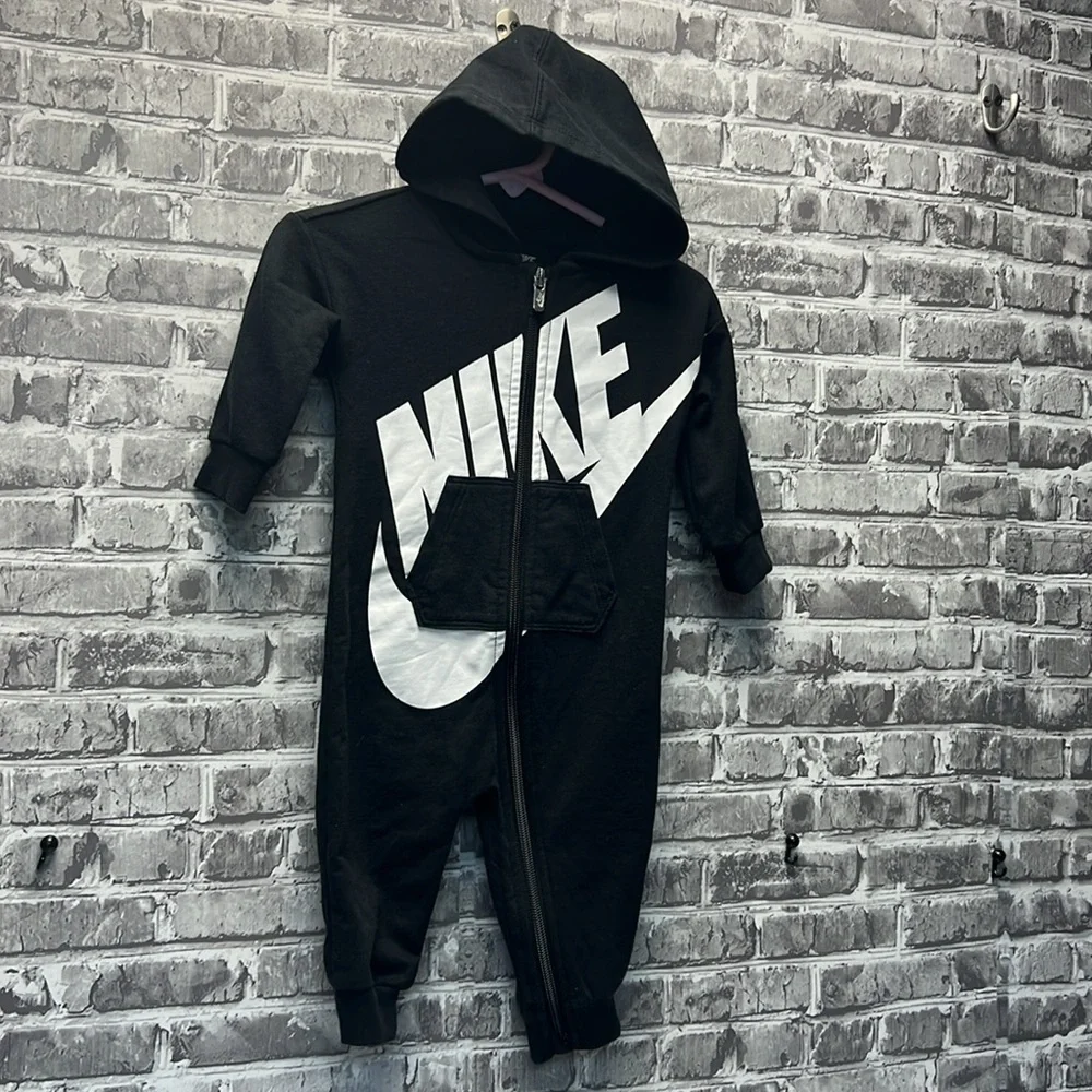 Nike‎ romper